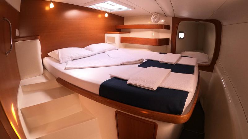 Book yachts online - catamaran - Leopard 43 - Vira Seyyah - rent