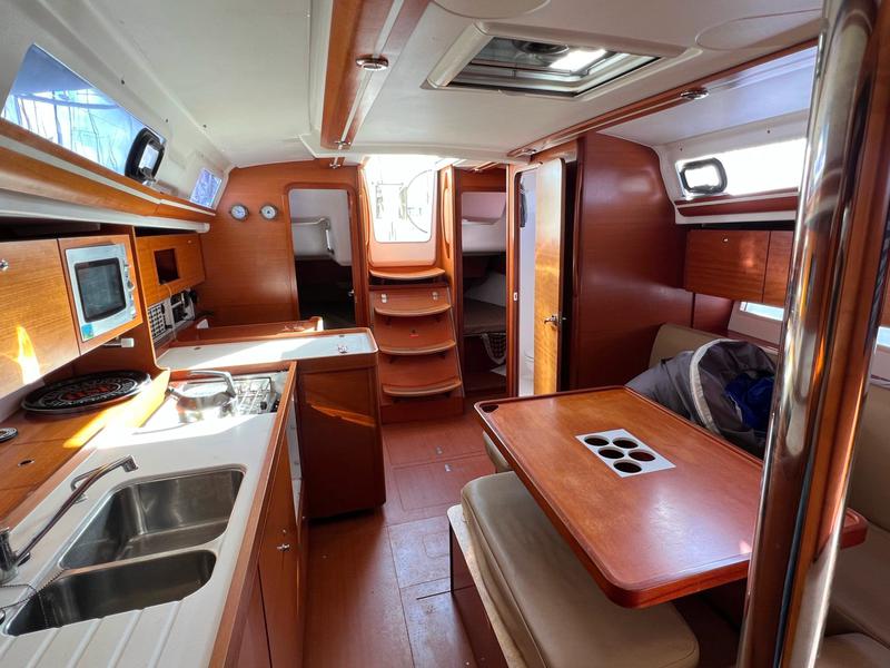 Book yachts online - sailboat - Dufour 375 - Chifoumi - rent