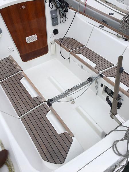 Book yachts online - sailboat - First 25.7 QR - Bangalore - rent