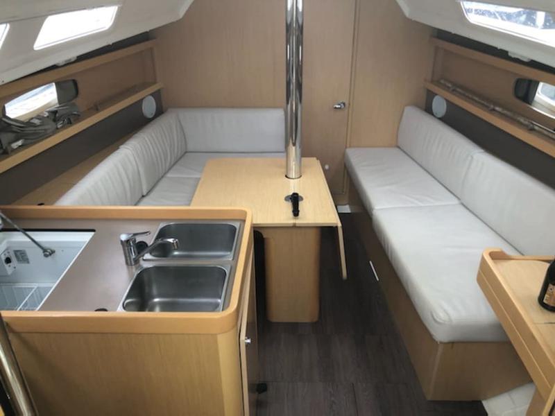 Book yachts online - sailboat - Oceanis 31 - Jylair - rent