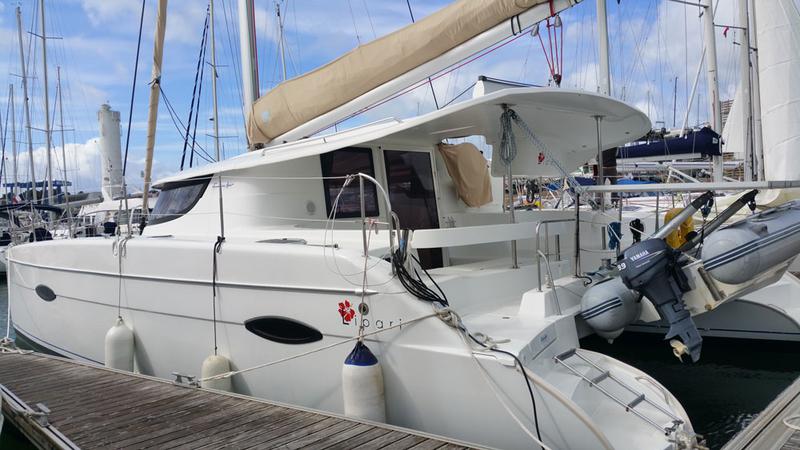 Book yachts online - catamaran - Lipari 41 - Curieuse - rent