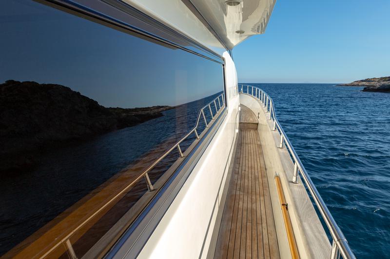 Book yachts online - motorboat - San Lorenzo SL 82 - Bird - rent