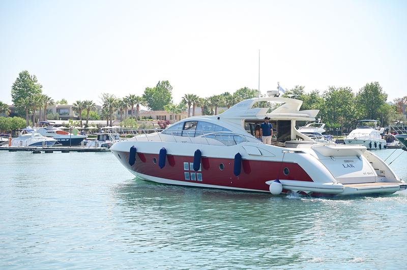 Book yachts online - motorboat - Azimut 68 S - Lak - rent