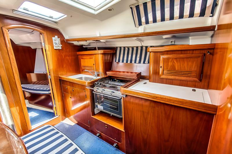 Book yachts online - sailboat - Oceanis 393 - Okeanis - rent