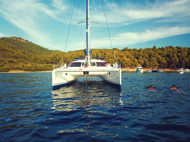 Book yachts online - catamaran - Lavezzi 40 - Victoria - rent