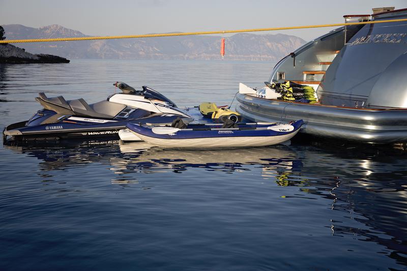 Book yachts online - motorboat - Maiora 108 - Princess L - rent