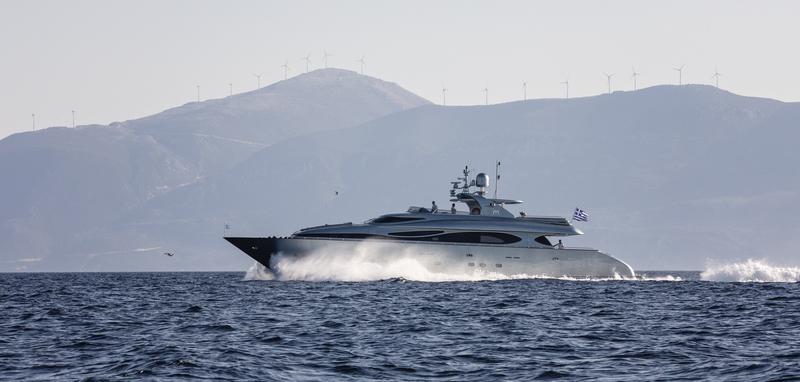 Book yachts online - motorboat - Maiora 108 - Princess L - rent