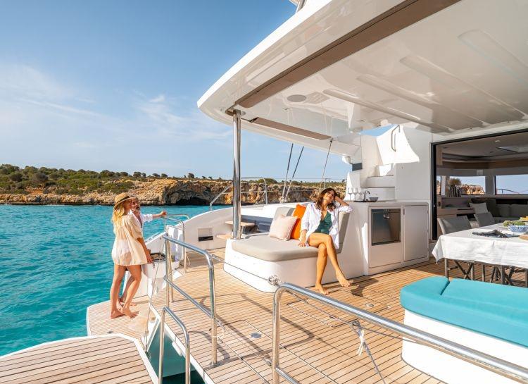 Book yachts online - catamaran - Lagoon 55 (2) - Verina Star  - rent