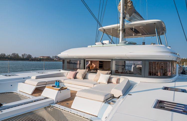 Book yachts online - catamaran - Lagoon 55 (2) - Verina Star  - rent