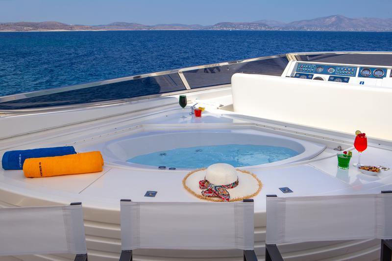 Book yachts online - motorboat - Falcon 86 - Efmaria - rent