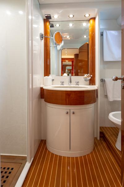 Book yachts online - motorboat - Falcon 86 - Efmaria - rent