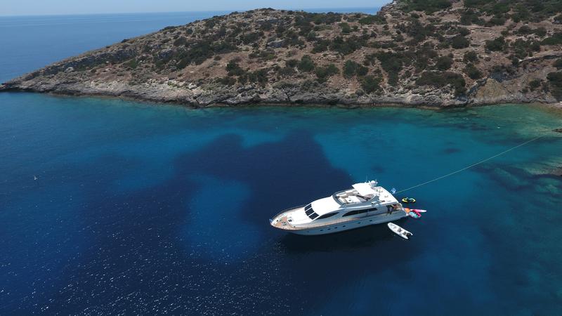 Book yachts online - motorboat - Falcon 86 - Efmaria - rent