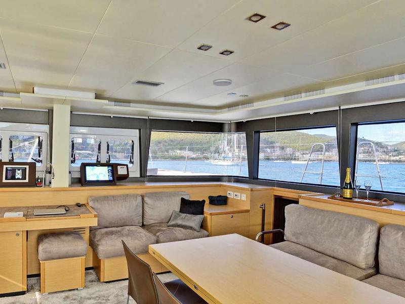 Book yachts online - catamaran - Lagoon 560 S2 - For Sail - rent