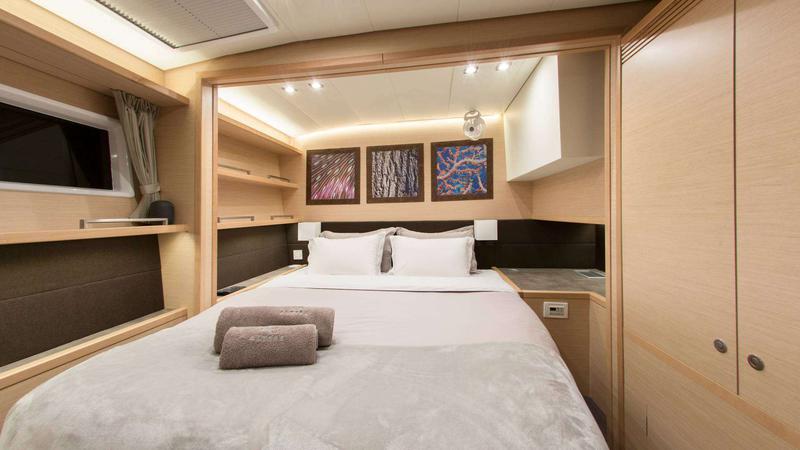 Book yachts online - catamaran - Lagoon 560 S2 - For Sail - rent