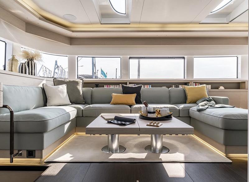 Book yachts online - catamaran - Lagoon 55 - Hydrus - rent