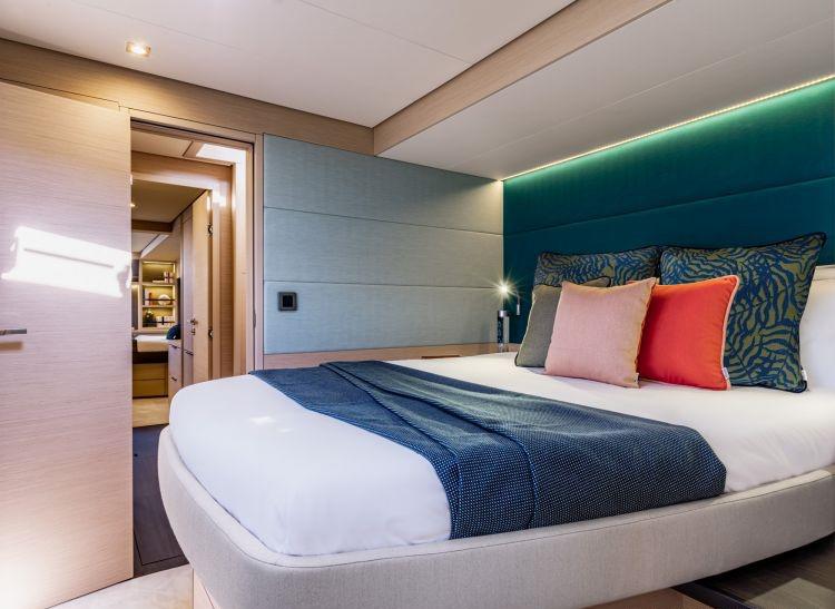 Book yachts online - catamaran - Lagoon 55 - Hydrus - rent