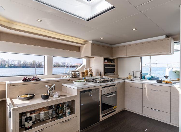 Book yachts online - catamaran - Lagoon 55 - Hydrus - rent
