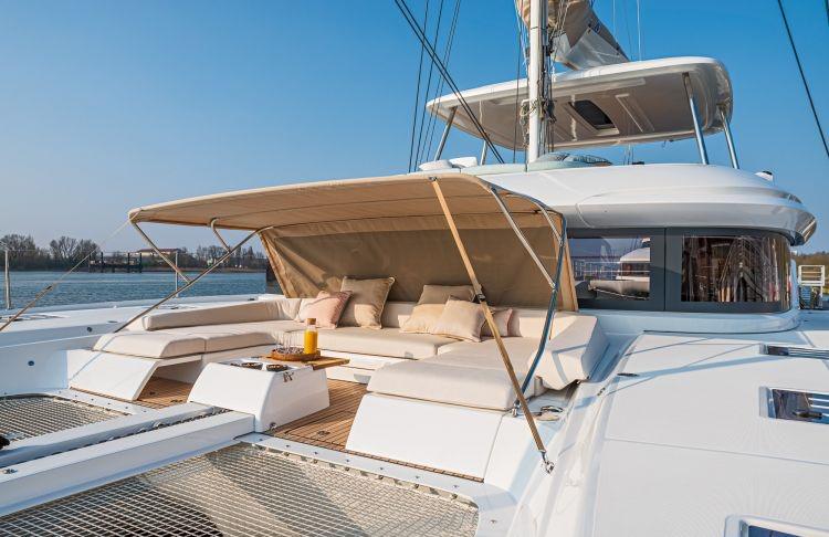 Book yachts online - catamaran - Lagoon 55 - Hydrus - rent