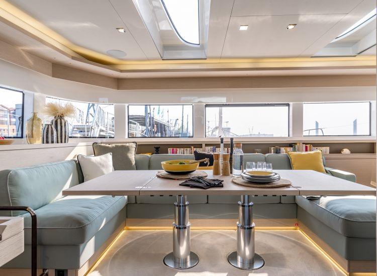 Book yachts online - catamaran - Lagoon 55 - Hydrus - rent