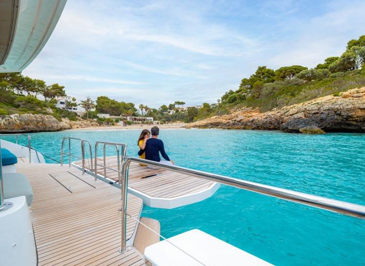 Book yachts online - catamaran - Lagoon 55 - Hydrus - rent
