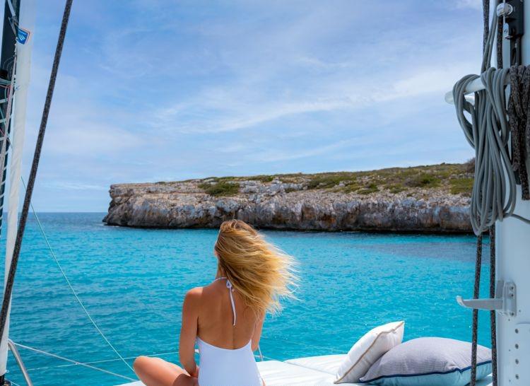 Book yachts online - catamaran - Lagoon 55 - Hydrus - rent
