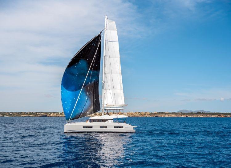 Book yachts online - catamaran - Lagoon 55 - Hydrus - rent