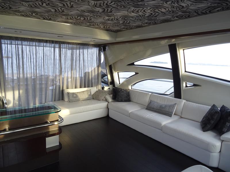 Book yachts online - motorboat - Azimut 86 - Super Toy - rent