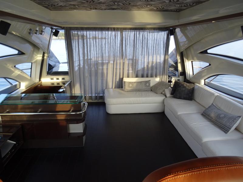 Book yachts online - motorboat - Azimut 86 - Super Toy - rent