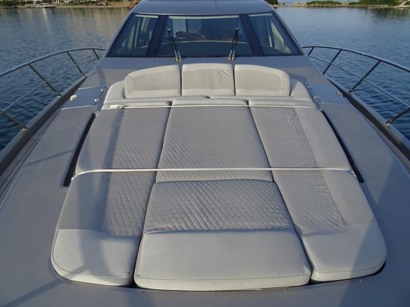 Book yachts online - motorboat - Azimut 86 - Super Toy - rent