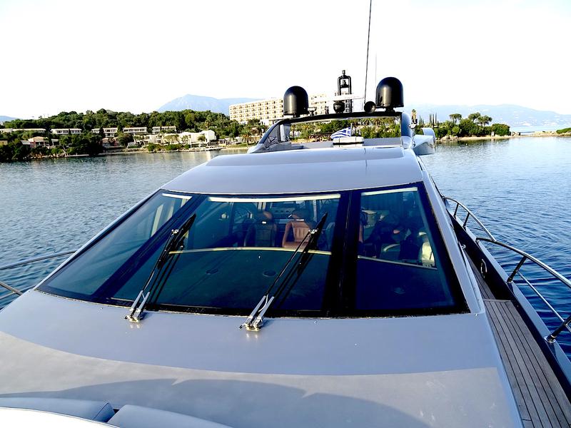 Book yachts online - motorboat - Azimut 86 - Super Toy - rent