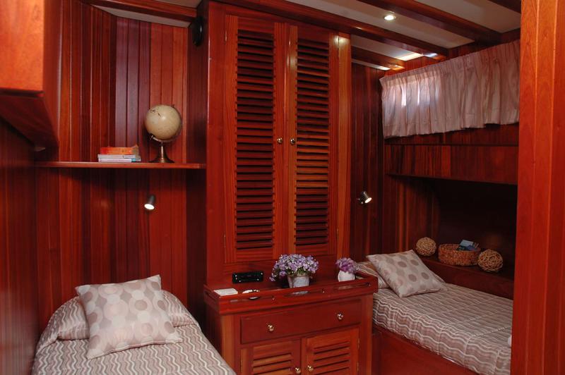 Book yachts online - other - Custom Motor Sailer 124' - Matina - rent