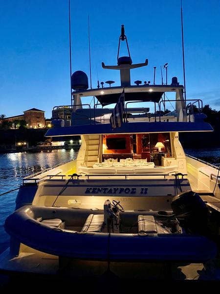 Book yachts online - motorboat - Ferretti 80 - Kentavros II - rent