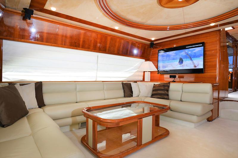 Book yachts online - motorboat - Ferretti 80 - Kentavros II - rent