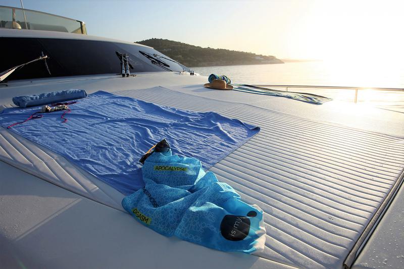 Book yachts online - motorboat - Ferretti 80 - Kentavros II - rent