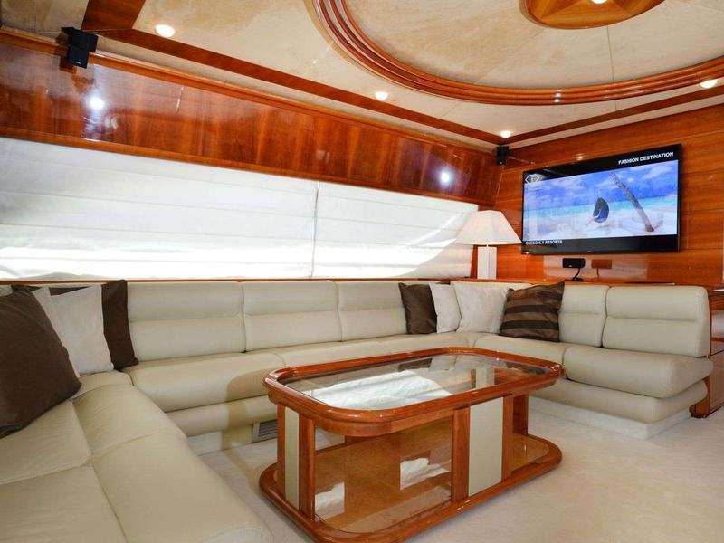 Book yachts online - motorboat - Ferretti 80 - Kentavros II - rent