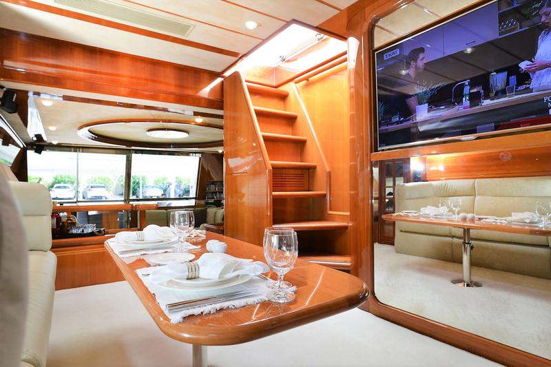 Book yachts online - motorboat - Ferretti 80 - Kentavros II - rent