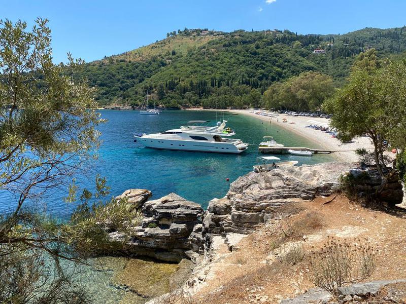 Book yachts online - motorboat - Ferretti 80 - Kentavros II - rent