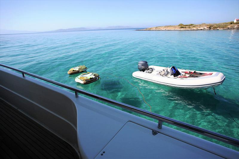 Book yachts online - motorboat - Ferretti 80 - Kentavros II - rent