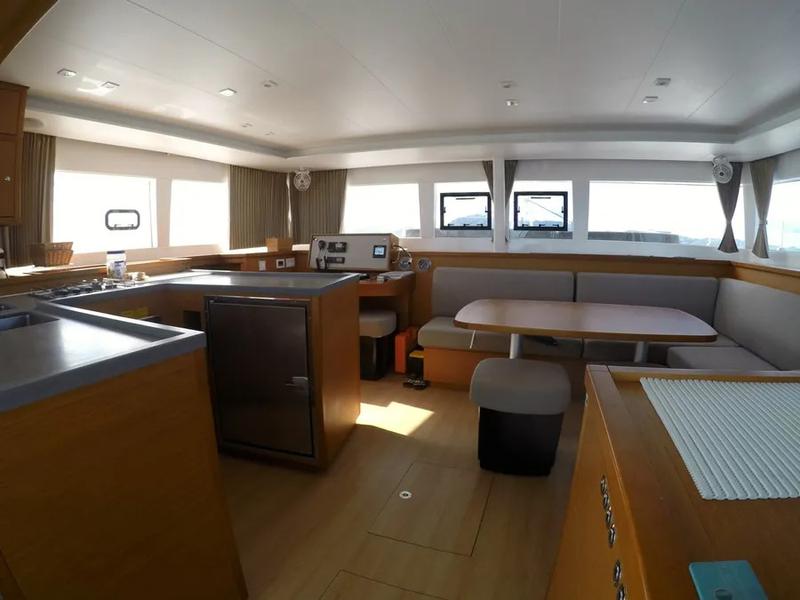 Book yachts online - catamaran - Lagoon 450 - Take It Easy - rent