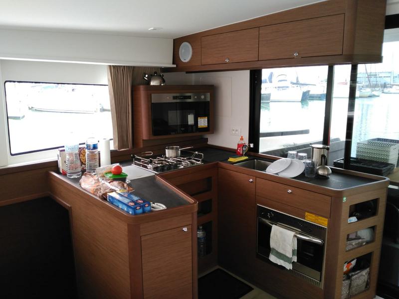 Book yachts online - catamaran - Lagoon 42 Premium A/C - Affligem - rent