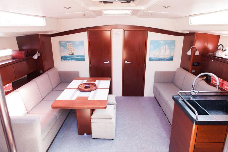 Book yachts online - sailboat - Hanse 540e - Aeolus - rent