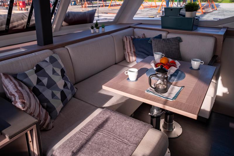 Book yachts online - catamaran - Fountaine Pajot Isla 40 - Artemis - rent