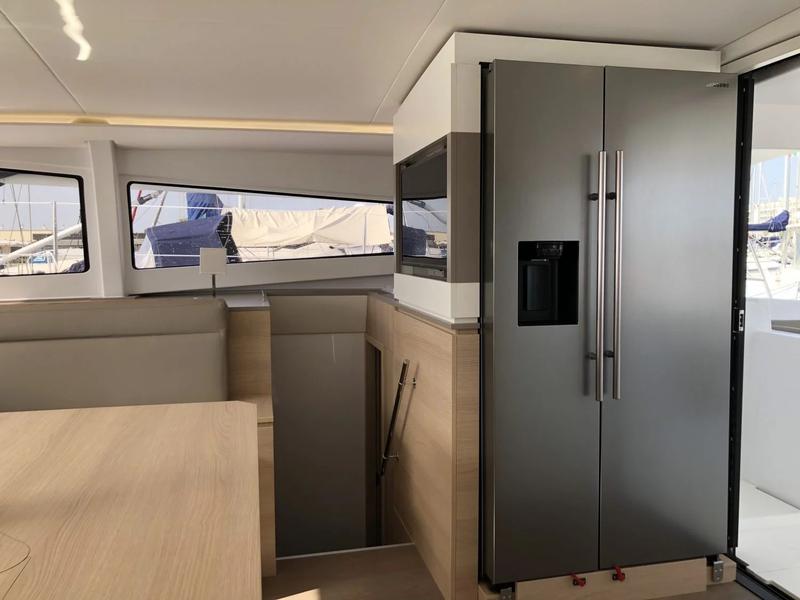 Book yachts online - catamaran - Bali 4.5 - Liberty - rent