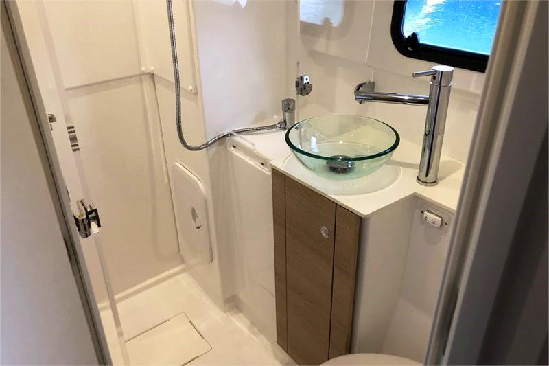 Book yachts online - catamaran - Bali 4.5 - Liberty - rent