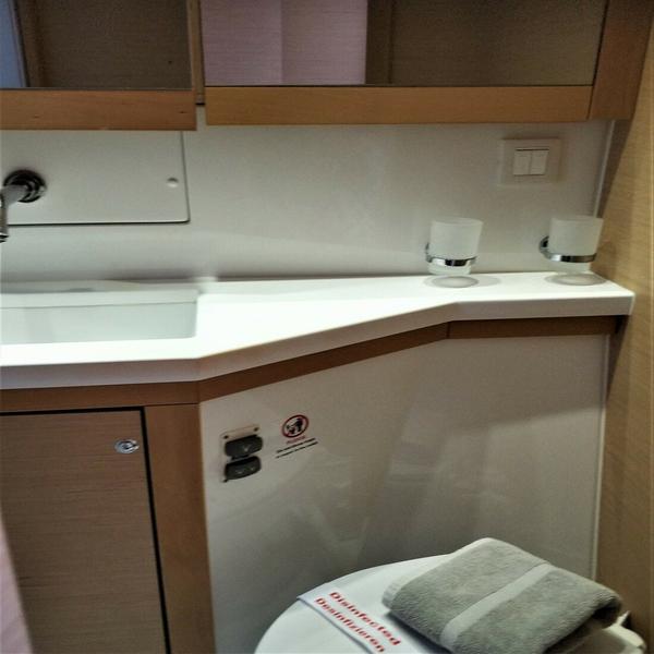 Book yachts online - catamaran - Lagoon 450 F - AZRAQ - rent