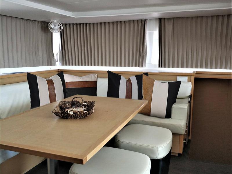 Book yachts online - catamaran - Lagoon 450 F - AZRAQ - rent