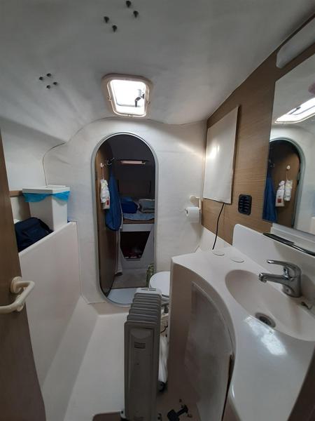 Book yachts online - catamaran - Antigua 37 - Pleione - rent