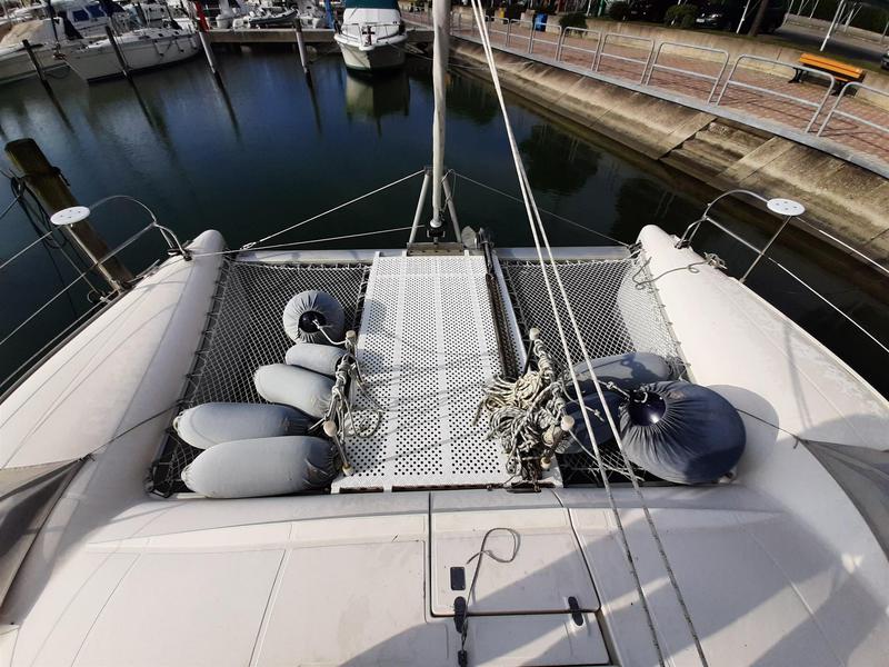 Book yachts online - catamaran - Antigua 37 - Pleione - rent