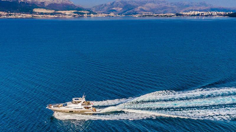 Book yachts online - motorboat - Azimut 66 Fly - My Karat II - rent