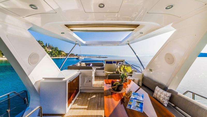 Book yachts online - motorboat - Azimut 66 Fly - My Karat II - rent